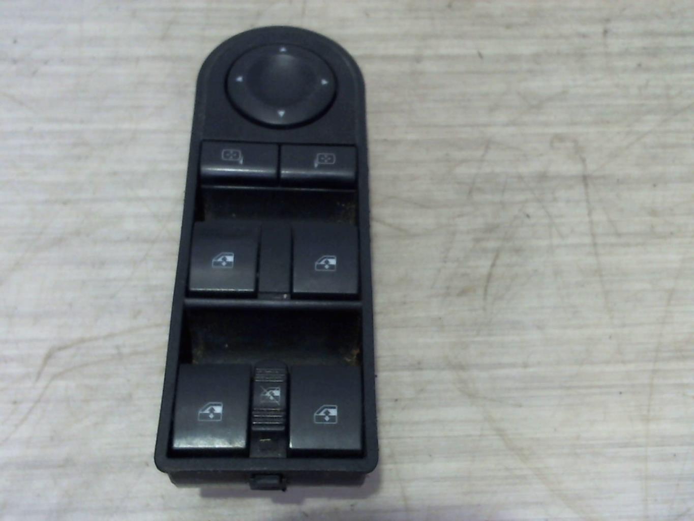 Interrupteur de leve vitre RENAULT MEGANE 1 PHASE 2 Essence - 1