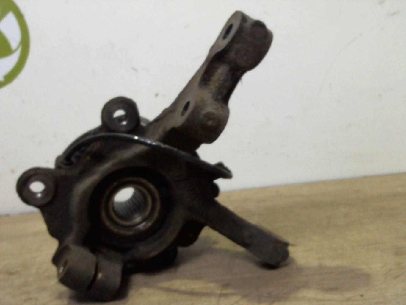 Moyeu avant droit RENAULT TWINGO 2 PHASE 1 Essence - 1