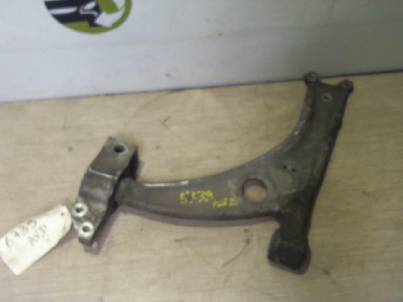 Triangle avant droit VOLKSWAGEN PASSAT 5 Diesel - 1
