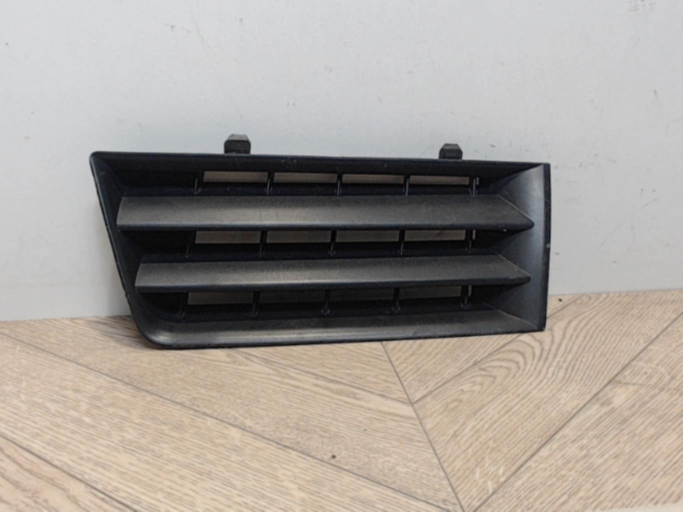 Grille de calandre gauche RENAULT MEGANE 2 PHASE 1 Essence - 1
