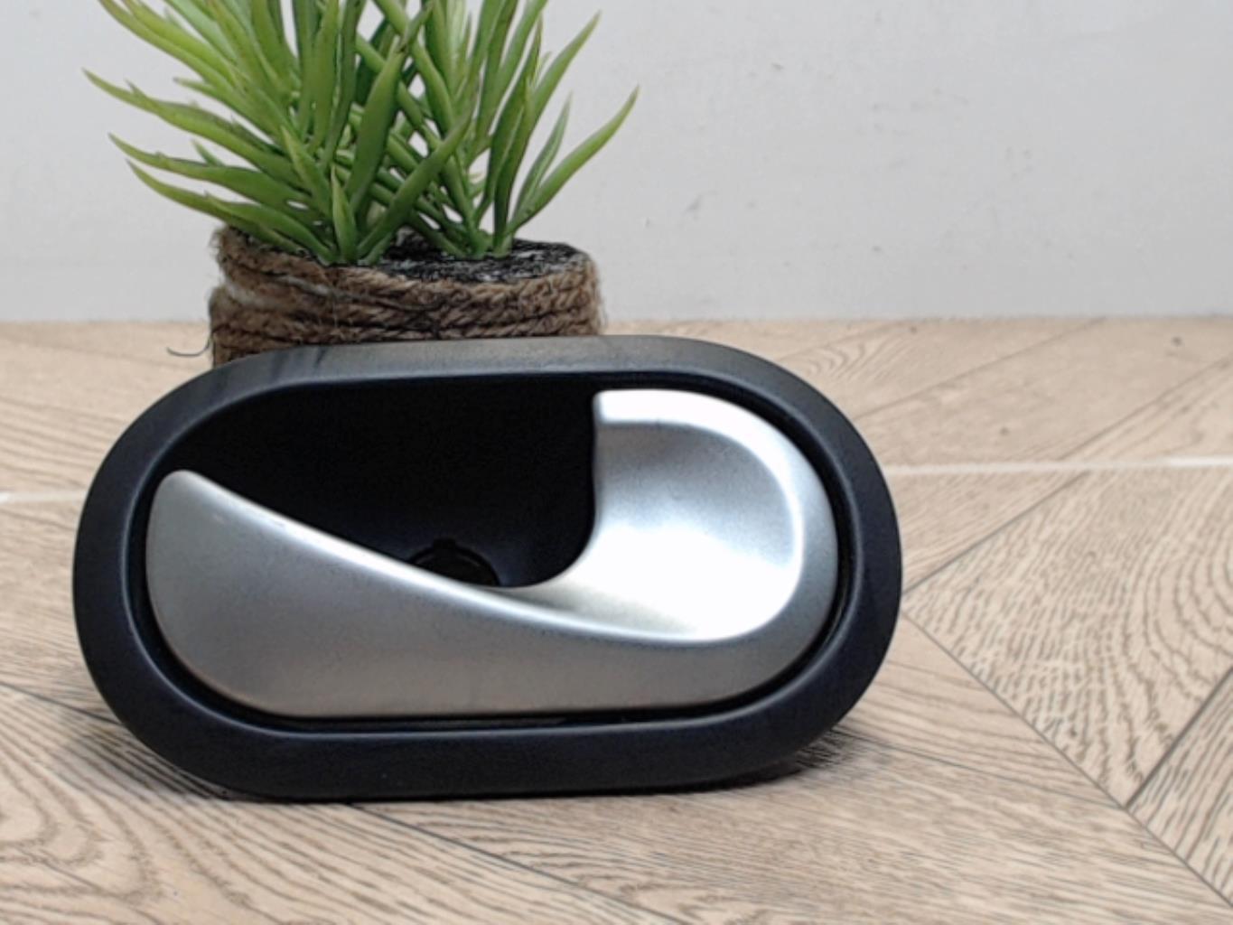 Poignee interieur avant droit RENAULT SCENIC 2 PHASE 2 Diesel - 1