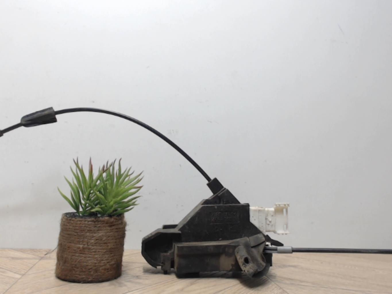 Serrure avant droit CITROEN C4 1 PHASE 2 COUPE Diesel - 1