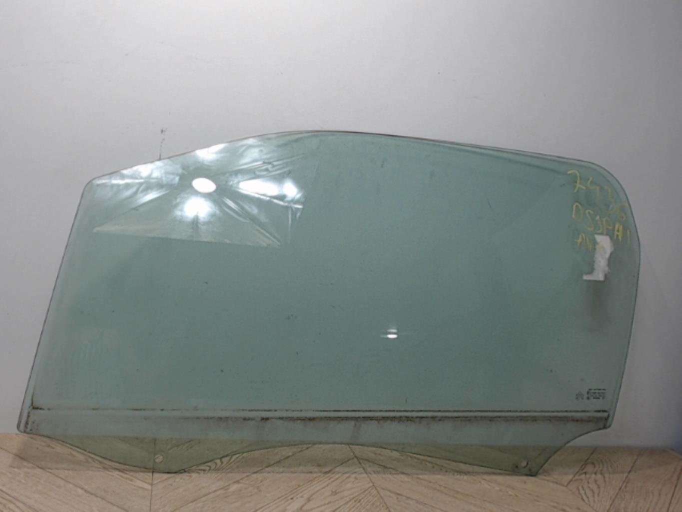 Vitre avant gauche CITROEN DS3 PHASE 1 Diesel - 1