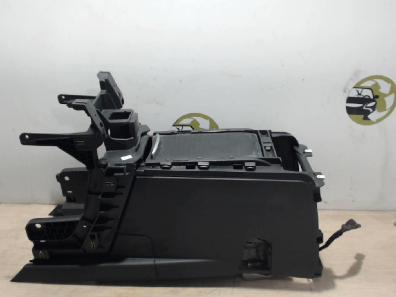Console central (interieur plastique) PEUGEOT 5008 1 PHASE 1 Diesel - 1