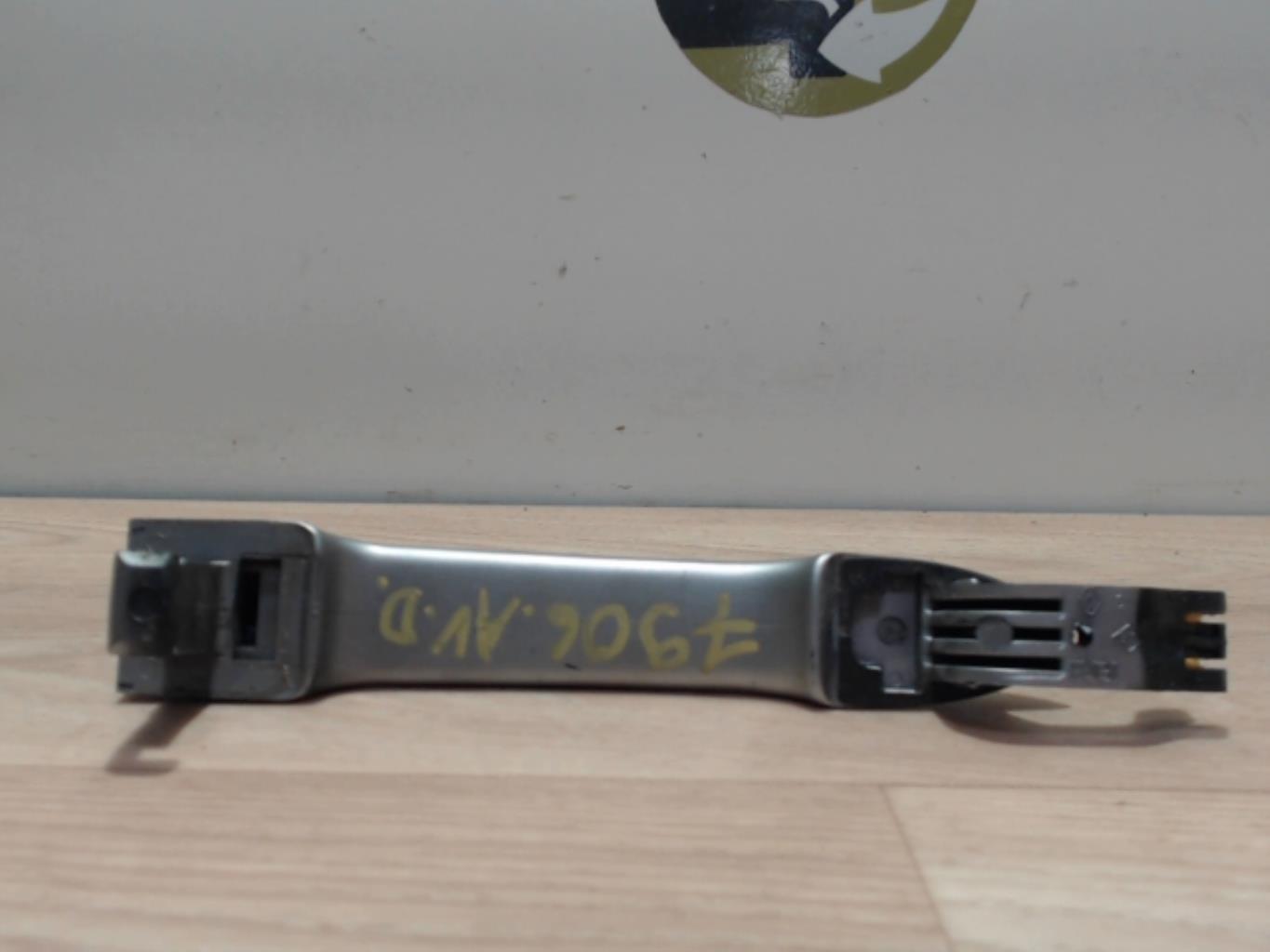 Poignee porte avant droit RENAULT CLIO 3 PHASE 2 BREAK  - 1