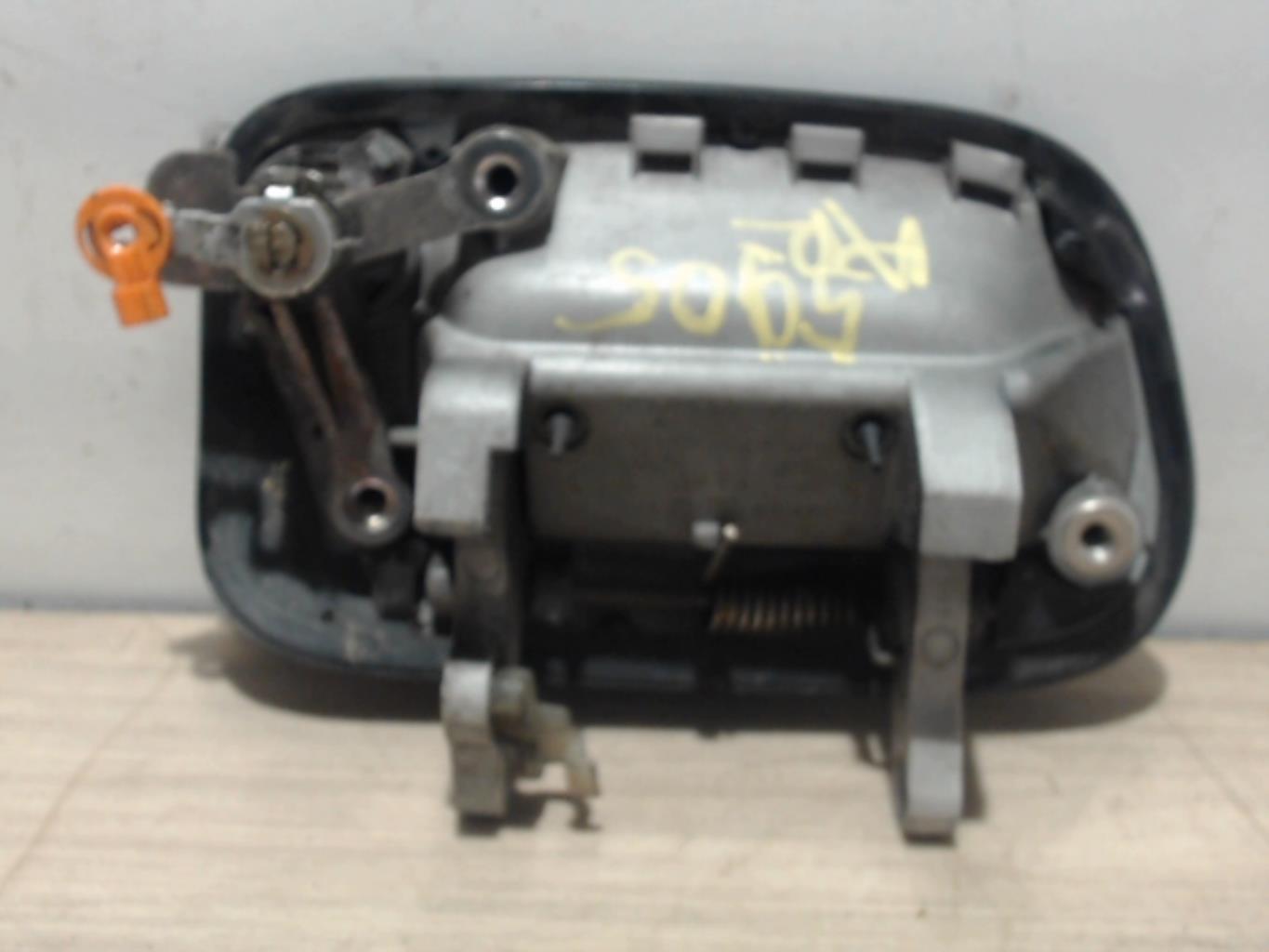 Poignee porte coffre TOYOTA RAV4 2 PHASE 1 Diesel - 1