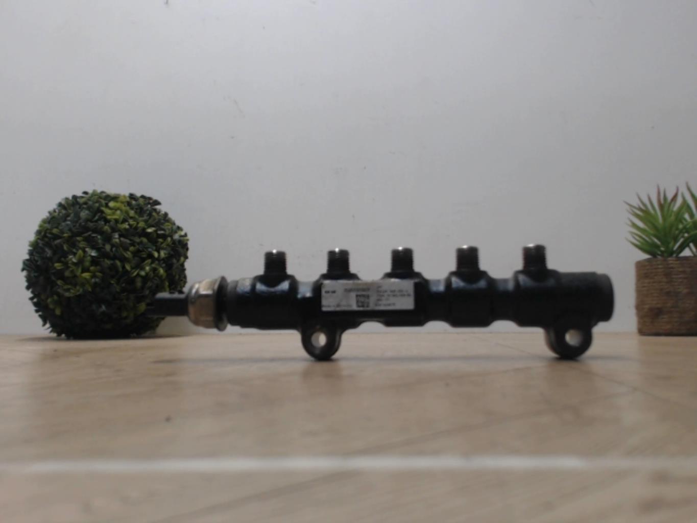 Rampe injection PEUGEOT 407 PHASE 1 Diesel - 1