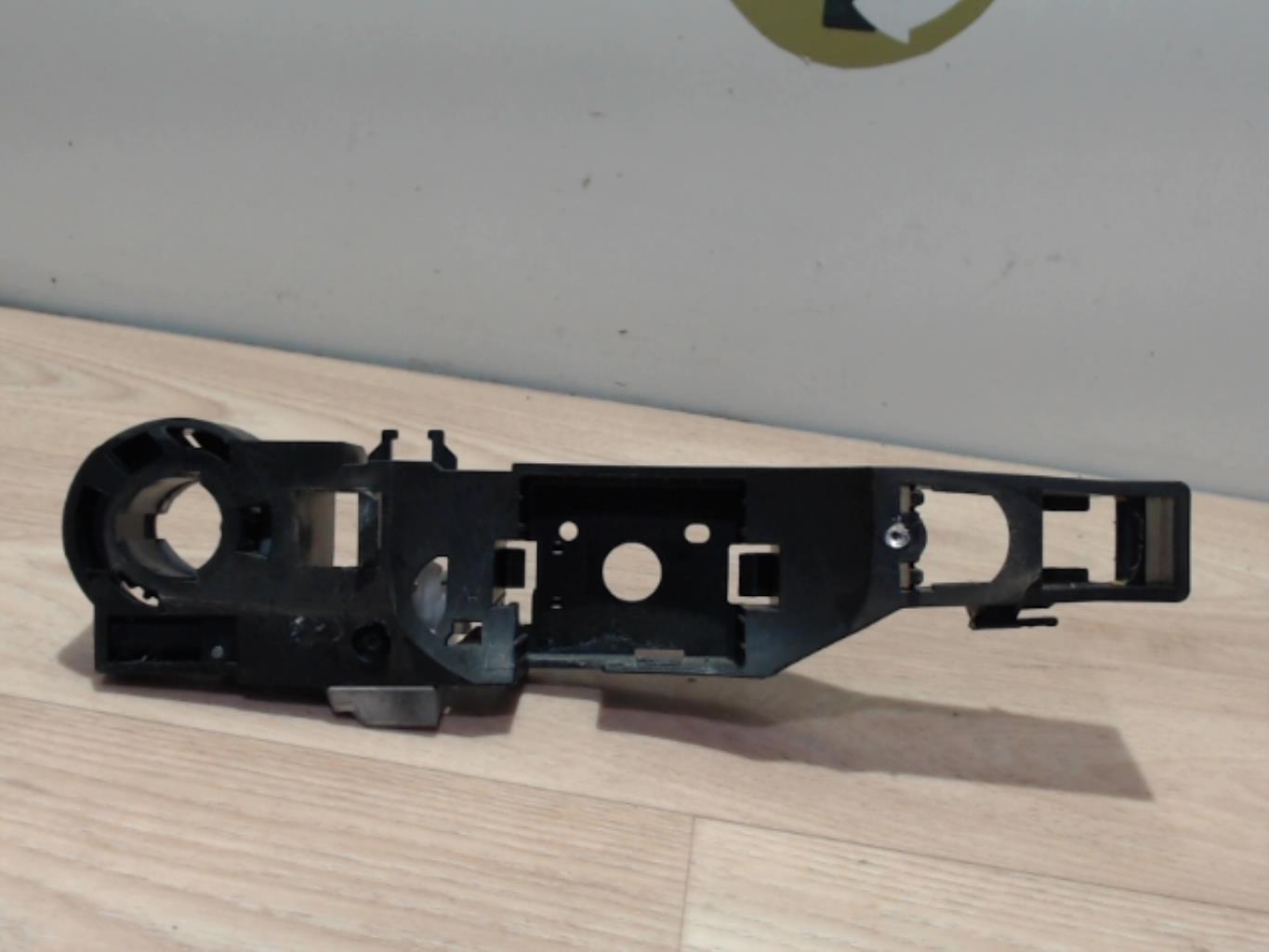 Support poignee porte avant droite RENAULT CLIO 3 PHASE 2 BREAK  - 1