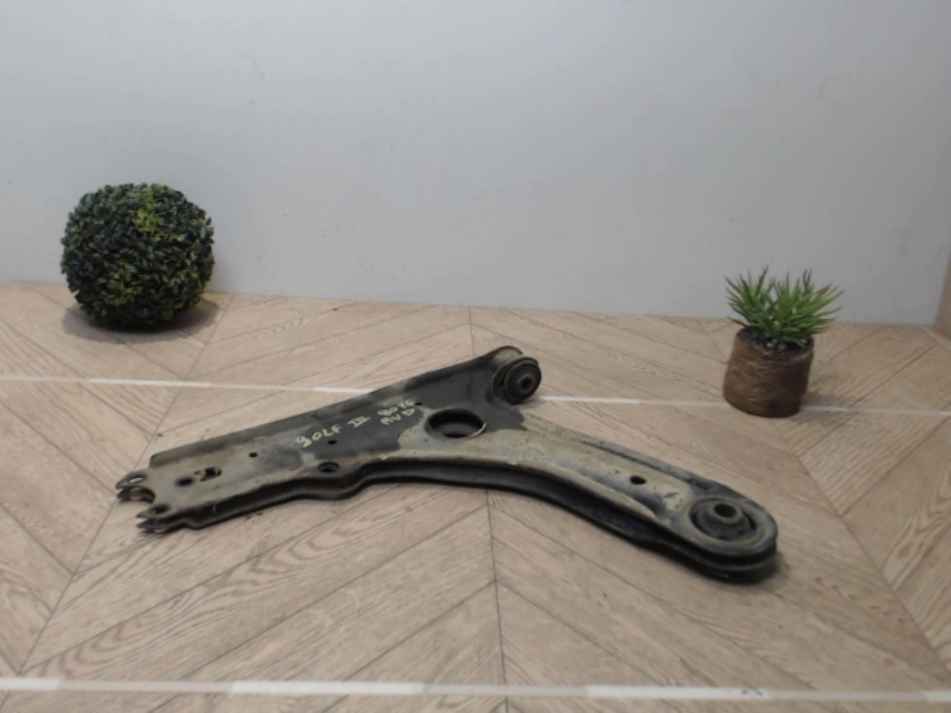 Triangle avant droit VOLKSWAGEN GOLF Diesel - 1