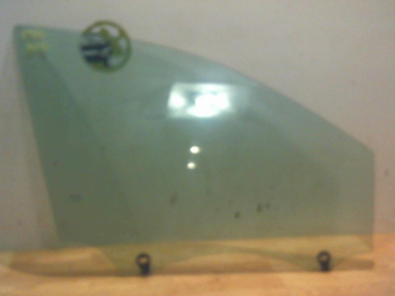 Vitre avant droit RENAULT CLIO 3 PHASE 2 BREAK  - 1