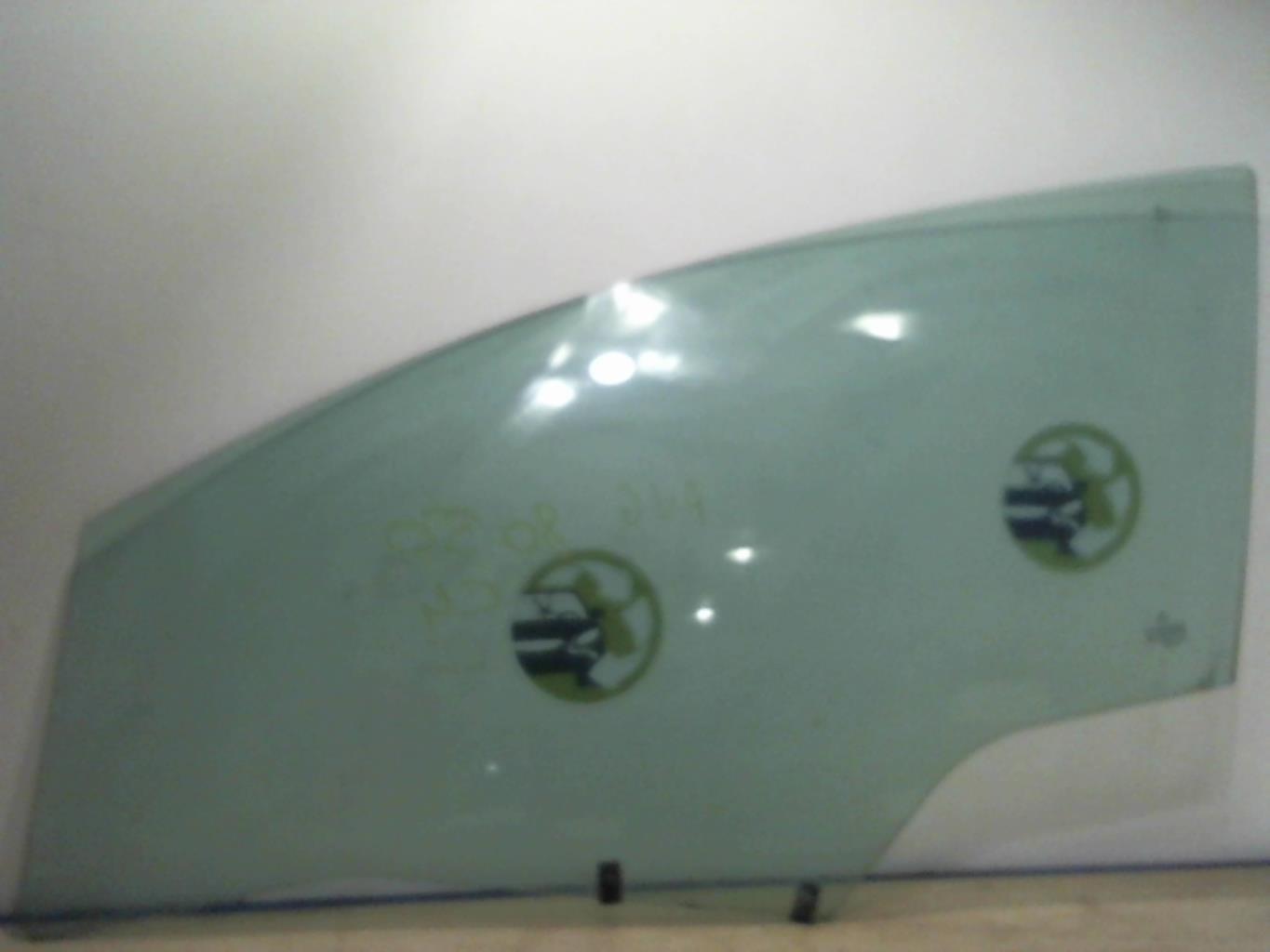 Vitre avant gauche CITROEN C4 1 PHASE 2 COUPE Diesel - 1