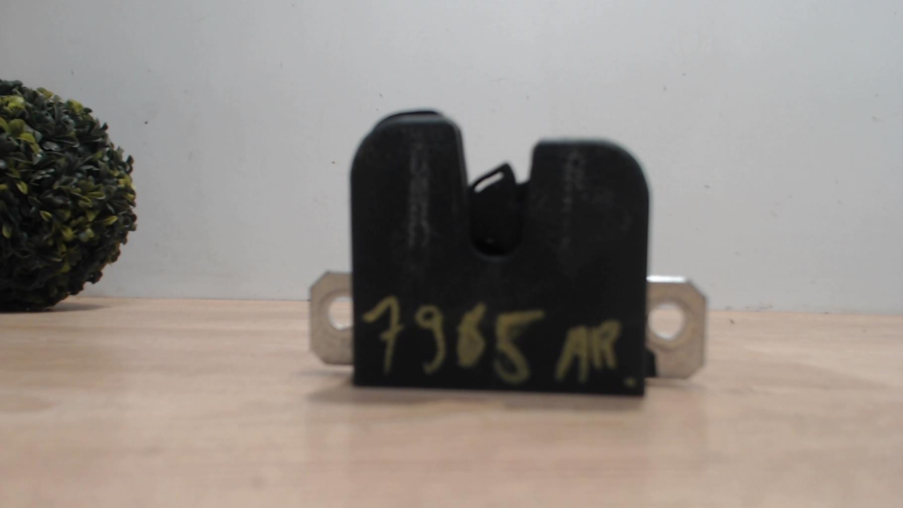 Serrure de coffre SEAT IBIZA 3 PHASE 1 Essence - 1