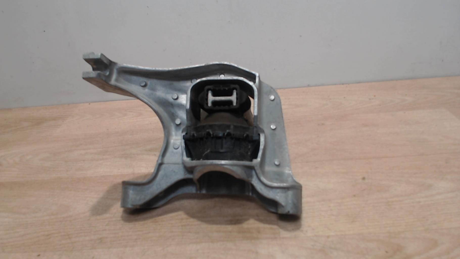 Support moteur PEUGEOT 308 2 PHASE 1 Essence - 1