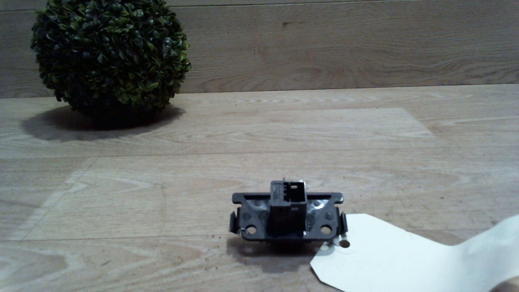 Bouton de warning PEUGEOT 307 PHASE 1 Diesel - 1