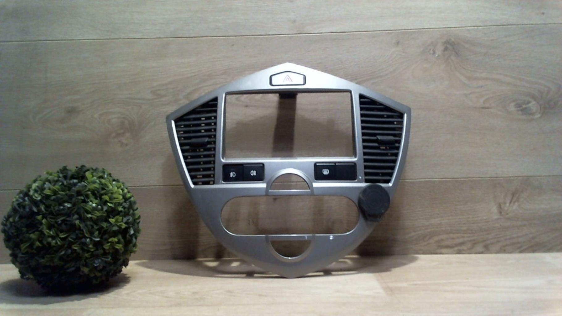 Console central (interieur plastique) KIA CARENS 2 Diesel - 1