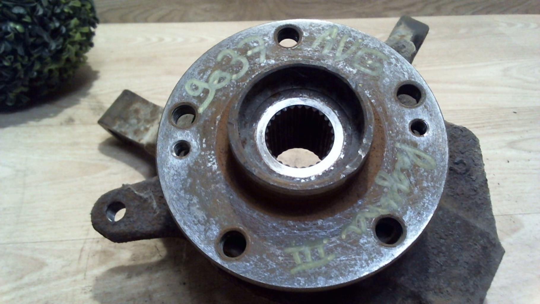 Moyeu avant gauche RENAULT LAGUNA 2 PHASE 1  - 1