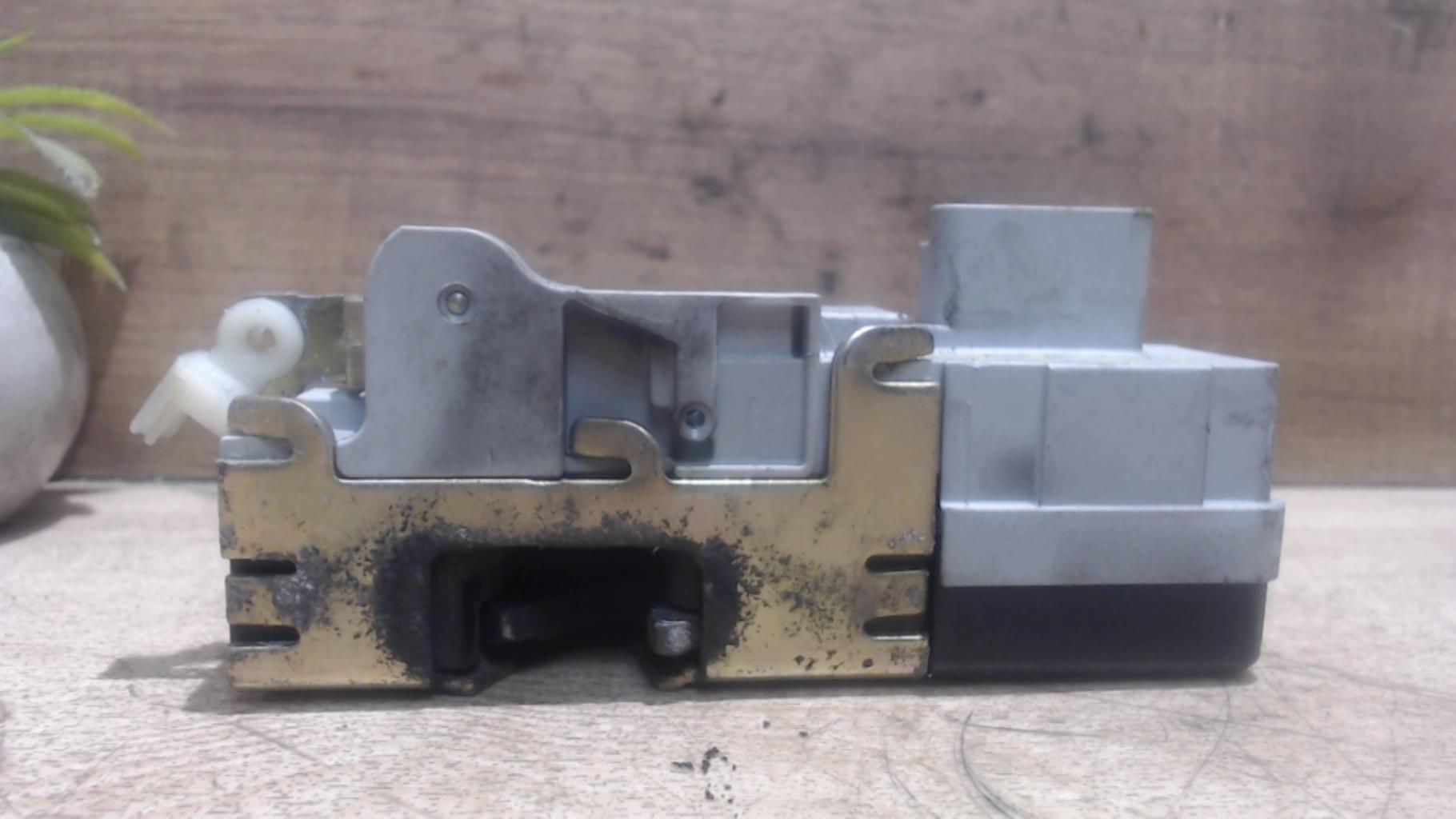 Serrure avant droit CITROEN C5 1 PHASE 2 Diesel - 1