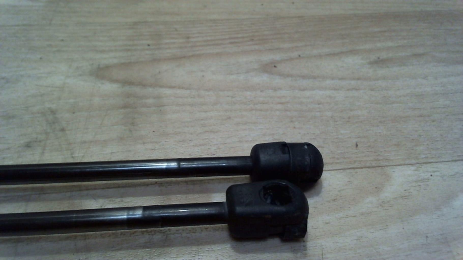 Verin de coffre RENAULT MEGANE 3 PHASE 1  - 1