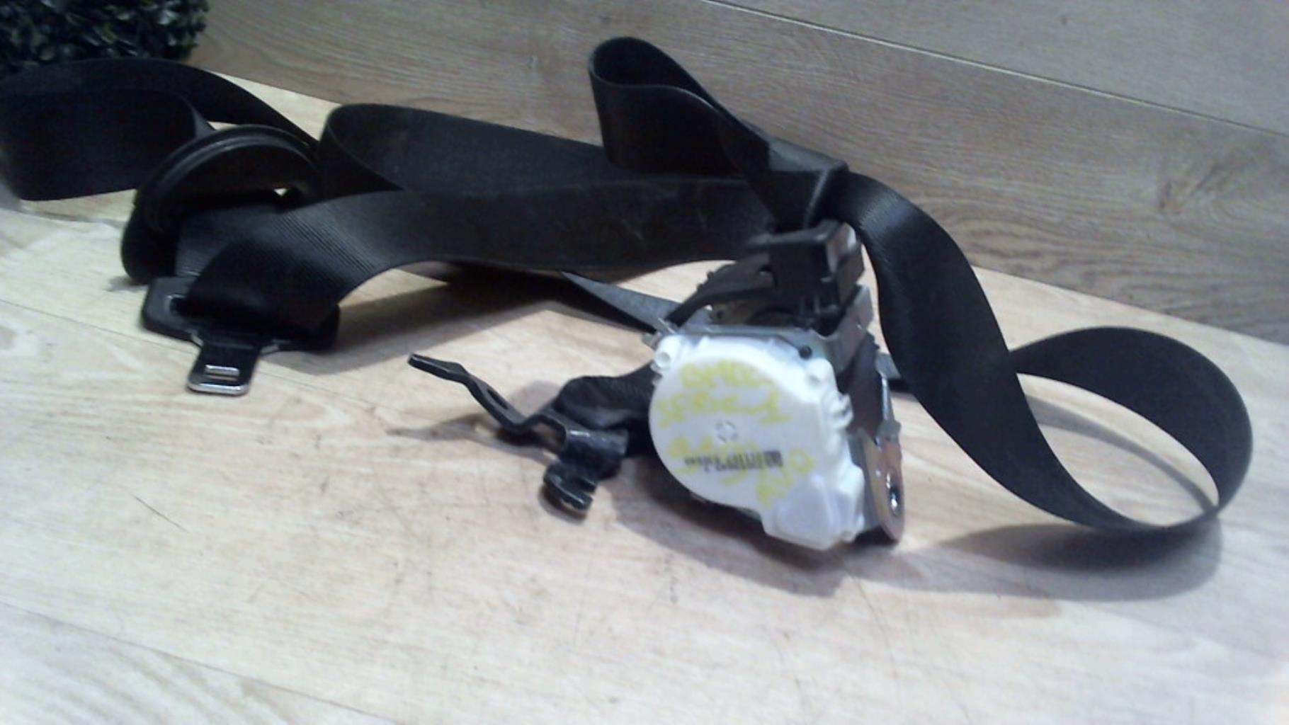 Ceinture avant droit BMW SERIE 1 E87 PHASE 2 Diesel - 1