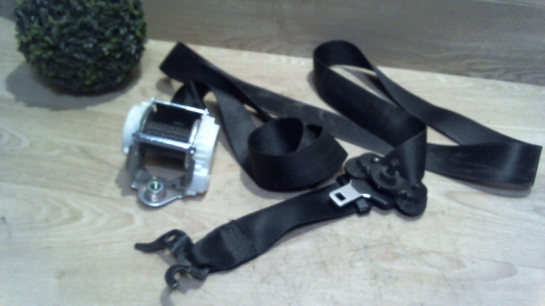 Ceinture avant gauche BMW SERIE 1 E87 PHASE 2 Diesel - 1