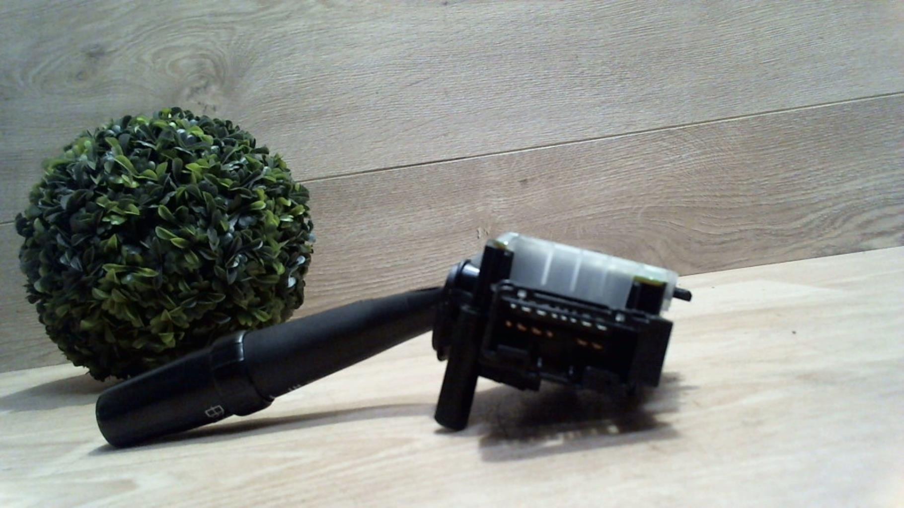 Commodo d'essuie glaces TOYOTA COROLLA VERSO 2 PHASE 2 Diesel - 1