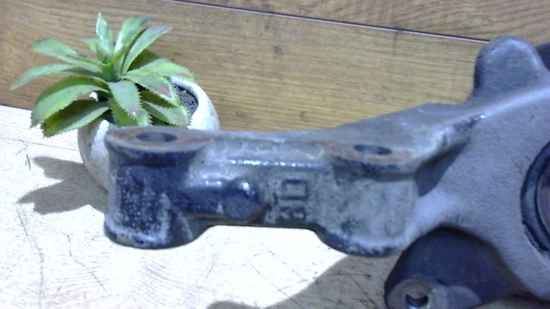 Moyeu avant droit RENAULT KANGOO 2 PHASE 1 Diesel - 1