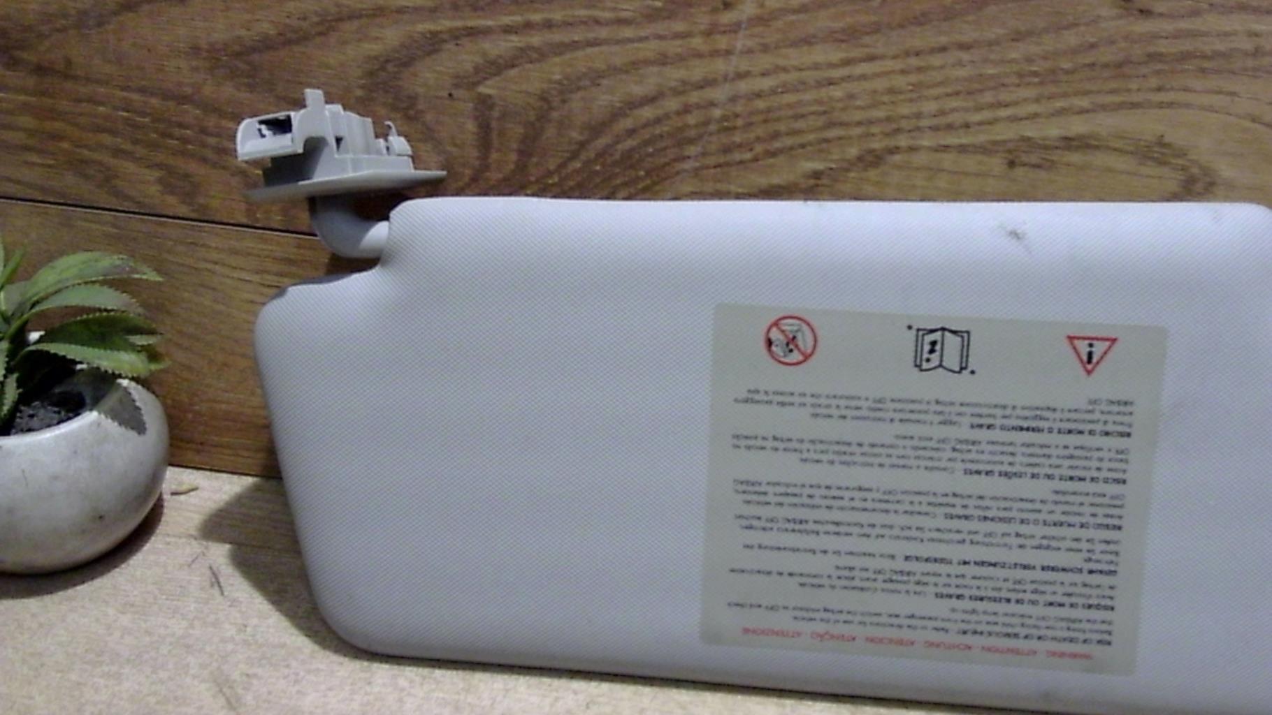 Pare soleil droit RENAULT MEGANE 3 PHASE 1 BREAK Diesel - 1