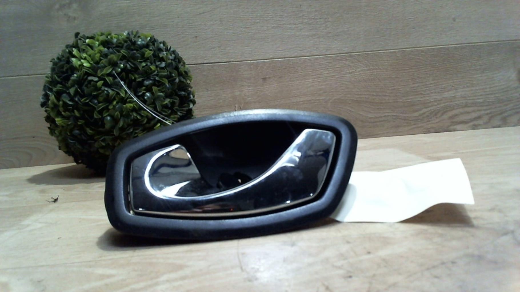 Poignee interieur avant gauche RENAULT MEGANE 3 PHASE 1 Diesel - 1