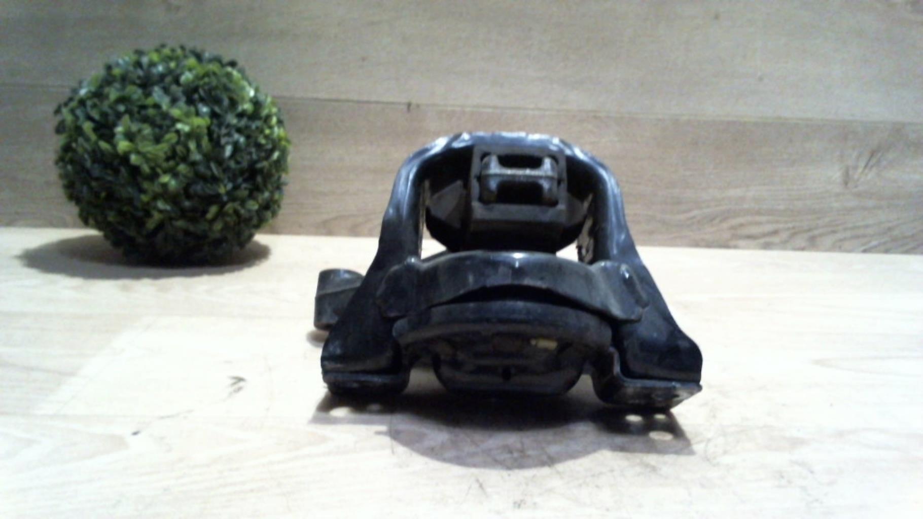 Support moteur droit CITROEN C3 PLURIEL PHASE 2 CABRIOLET Essence - 1