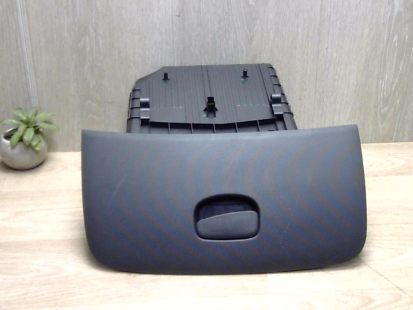 Boite a gants RENAULT CLIO 4 PHASE 1 BREAK Diesel - 1