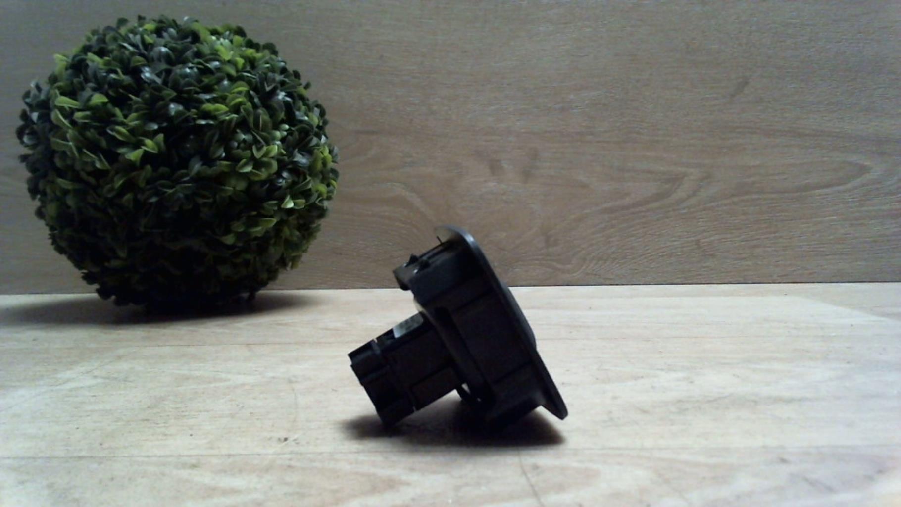 Bouton/Interrupteur RENAULT SCENIC 3 PHASE 3  - 1