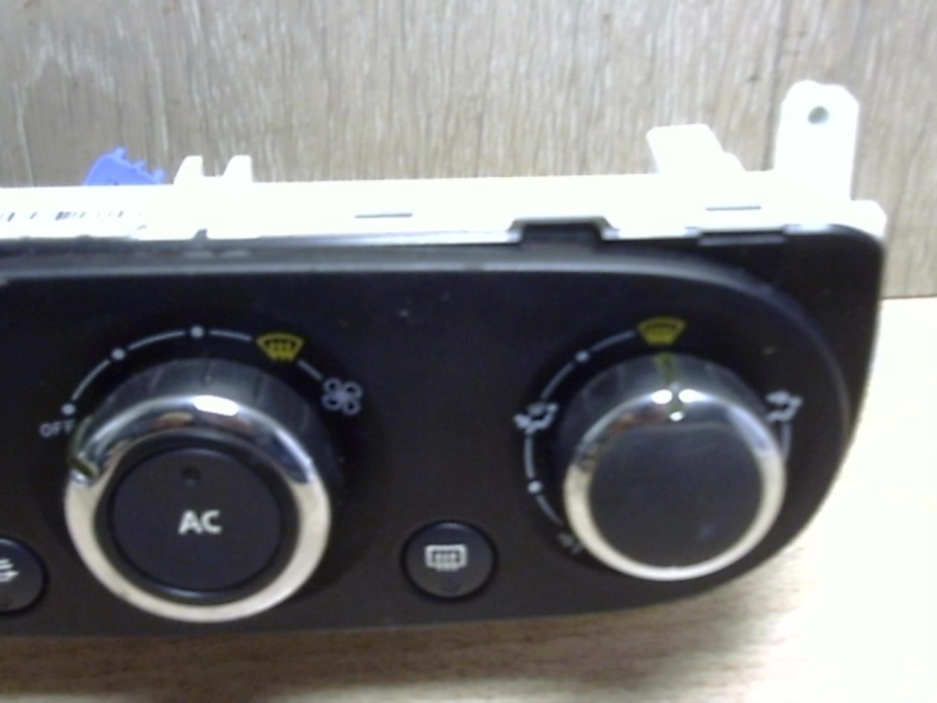 Commande chauffage RENAULT CLIO 4 PHASE 1 BREAK Diesel - 1