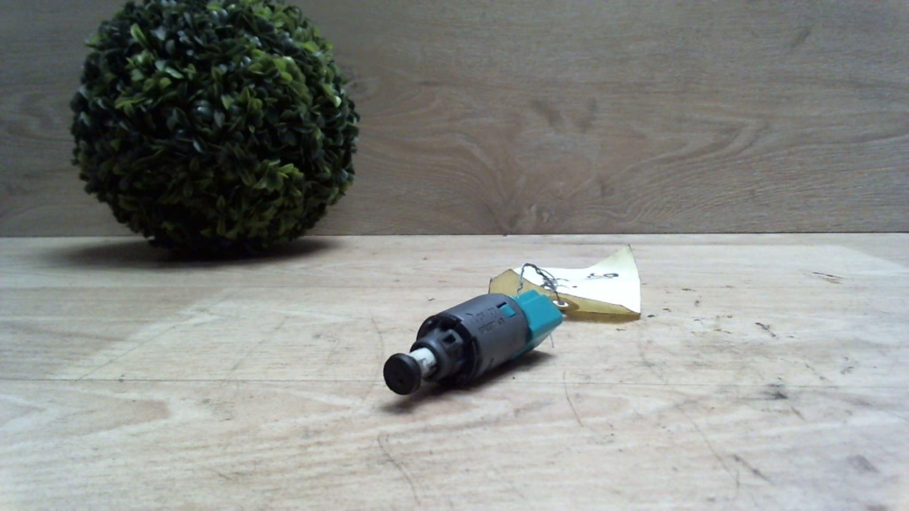 Contacteur feu stop RENAULT SCENIC 3 PHASE 1  - 1