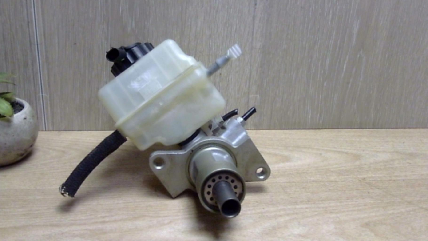 Maitre cylindre (freinage) BMW SERIE 1 E87 PHASE 2 Diesel - 1