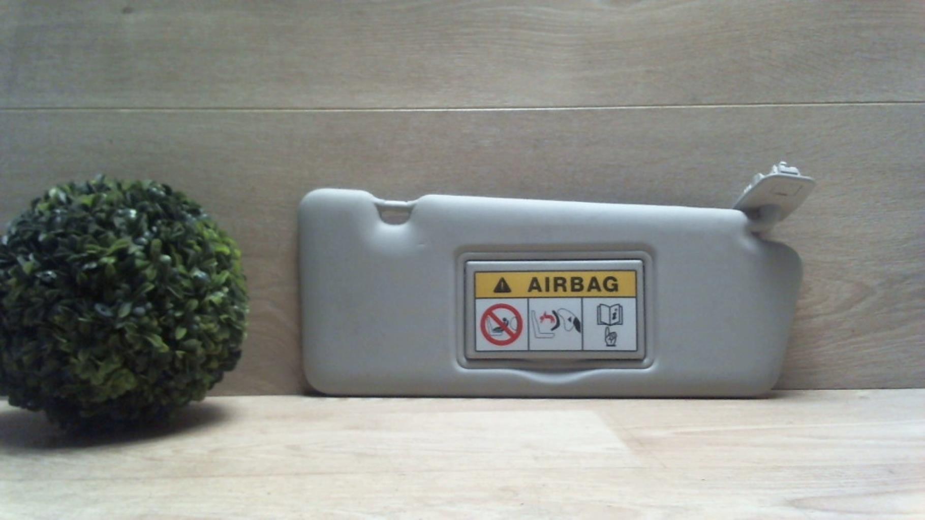 Pare soleil droit RENAULT CLIO 4 PHASE 1 BREAK Diesel - 1