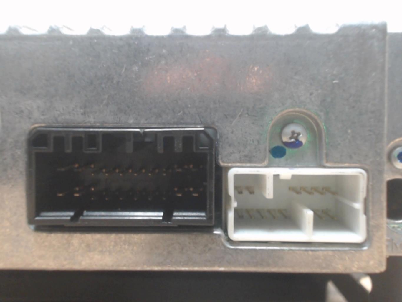 Autoradio d'origine SUZUKI SPLASH Essence - 1