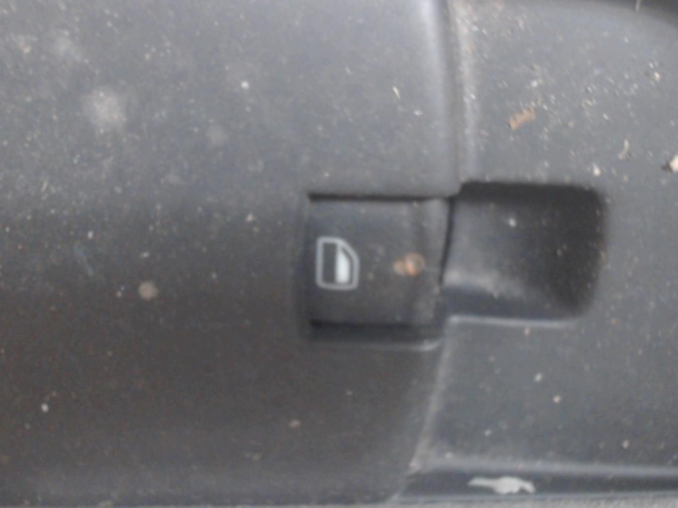 Panneau de porte avant droit AUDI A3 2 SPORTBACK PHASE 1 Diesel - 1