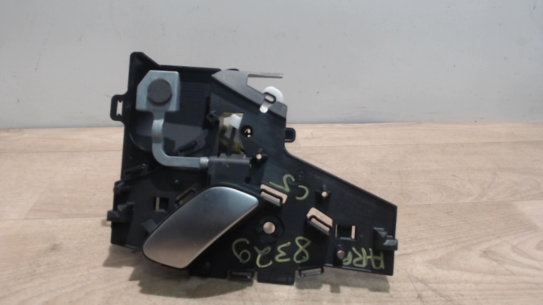 Poignee interieur arriere gauche CITROEN C5 1 PHASE 2 Diesel - 1