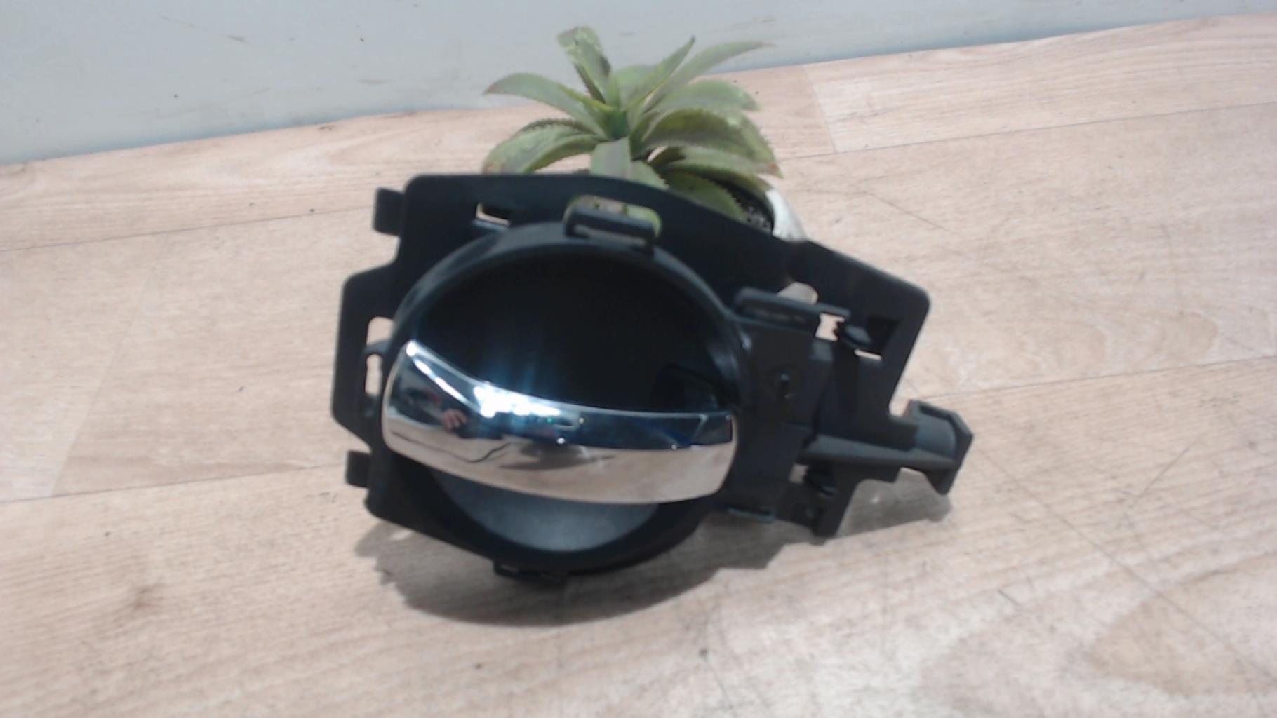 Poignee interieur avant droit CITROEN C2 PHASE 1 Essence - 1