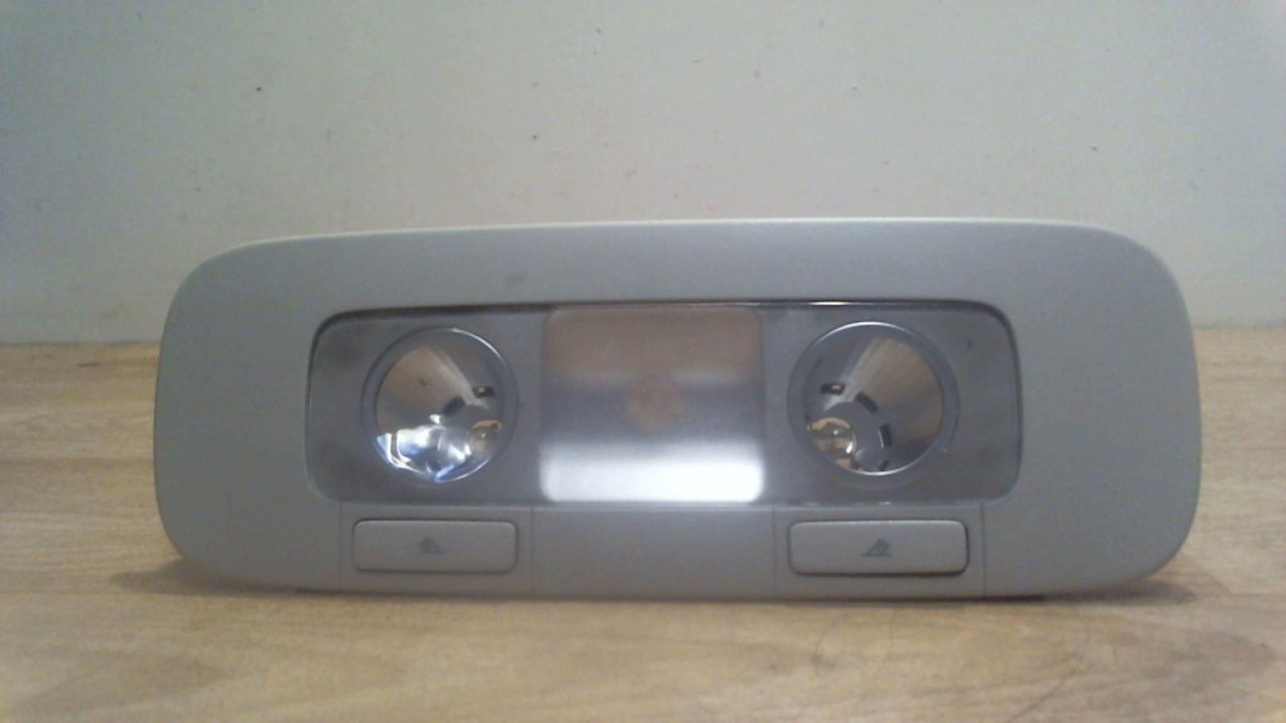 Eclairage de plafonnier VOLKSWAGEN GOLF 6 Essence - 1