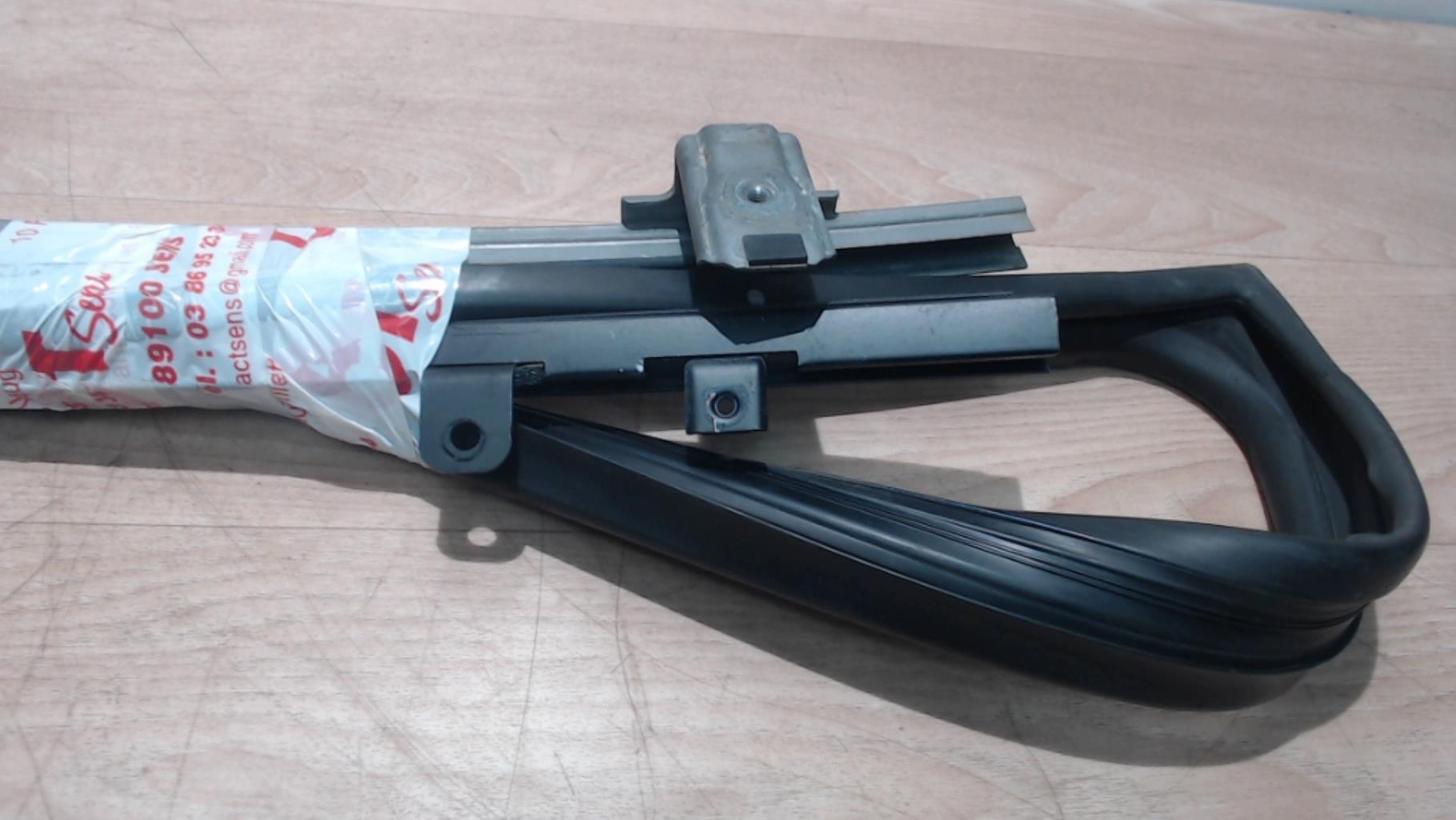 Joint de porte avant droite SUZUKI SPLASH Essence - 1