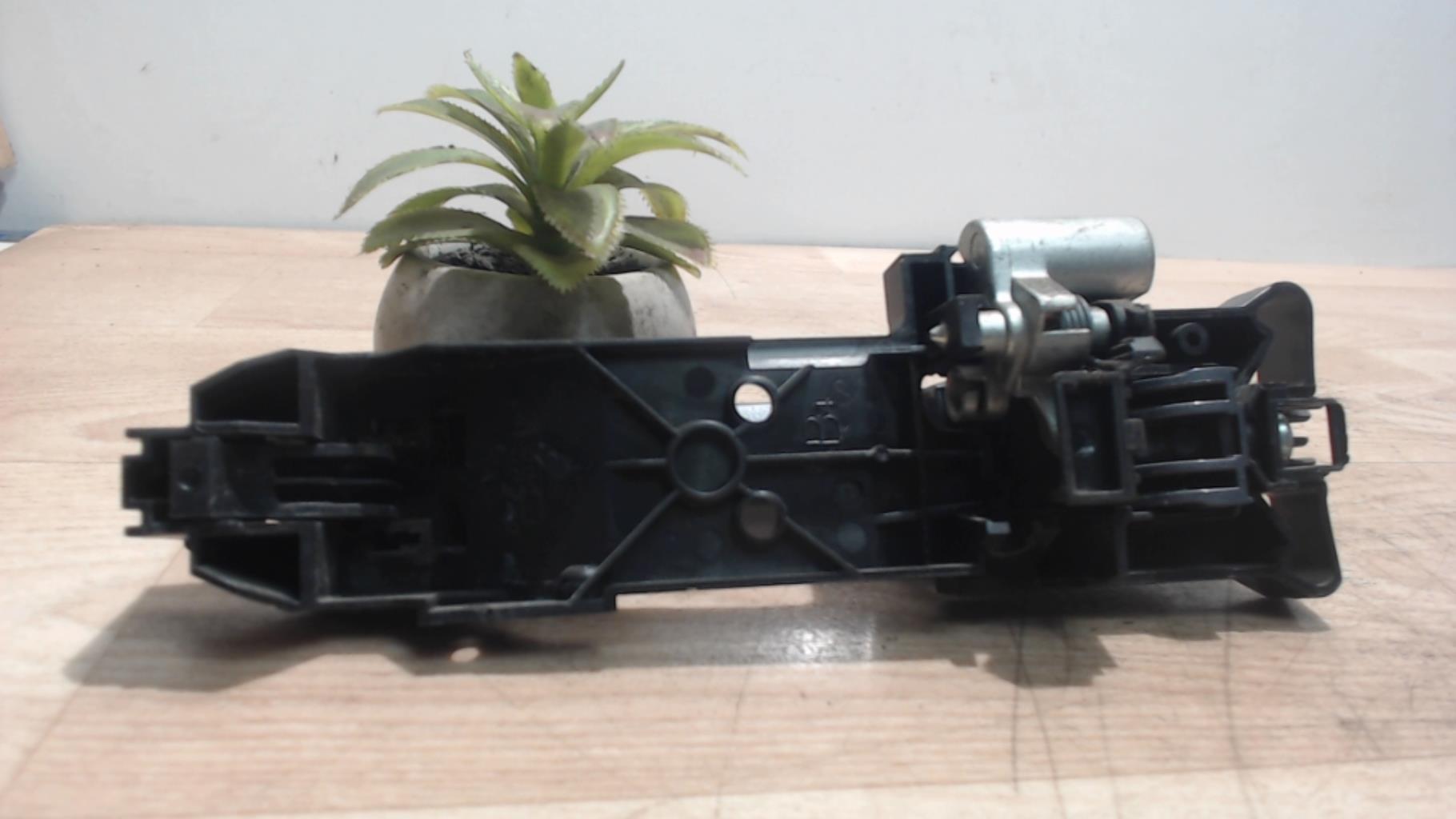 Poignee porte avant droit NISSAN NOTE 1 PHASE 1 Diesel - 1