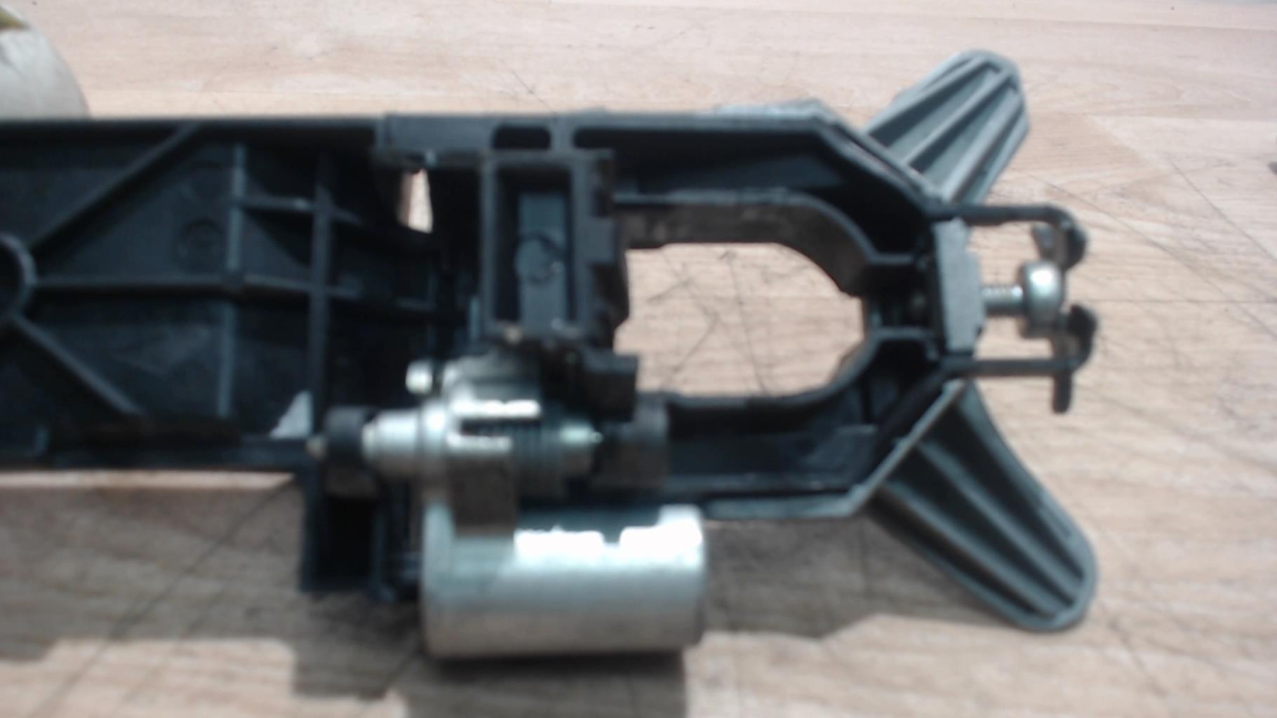 Poignee porte avant gauche NISSAN NOTE 1 PHASE 1 Diesel - 1
