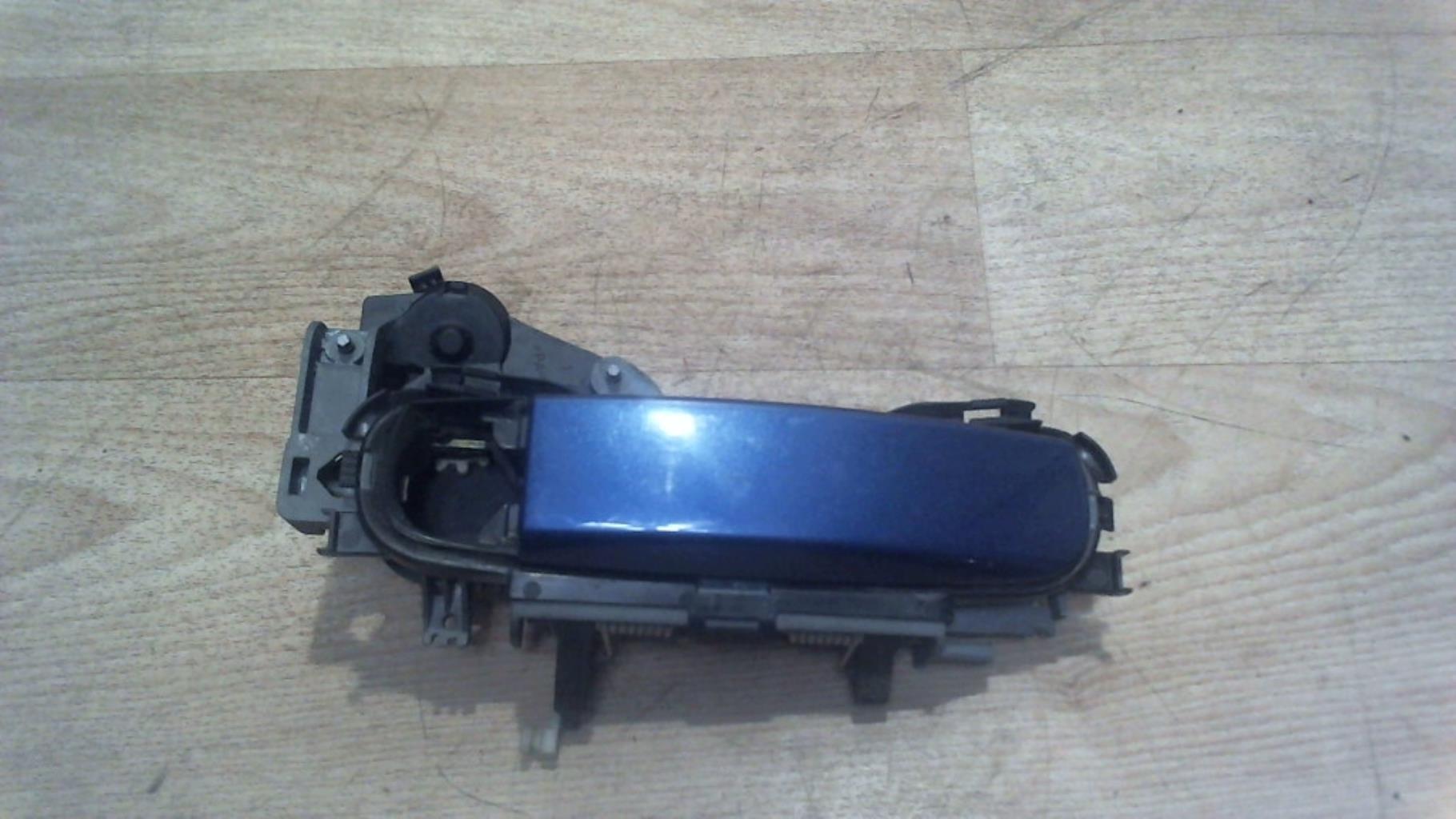 Poignee porte avant gauche AUDI A3 2 SPORTBACK PHASE 1 Diesel - 1