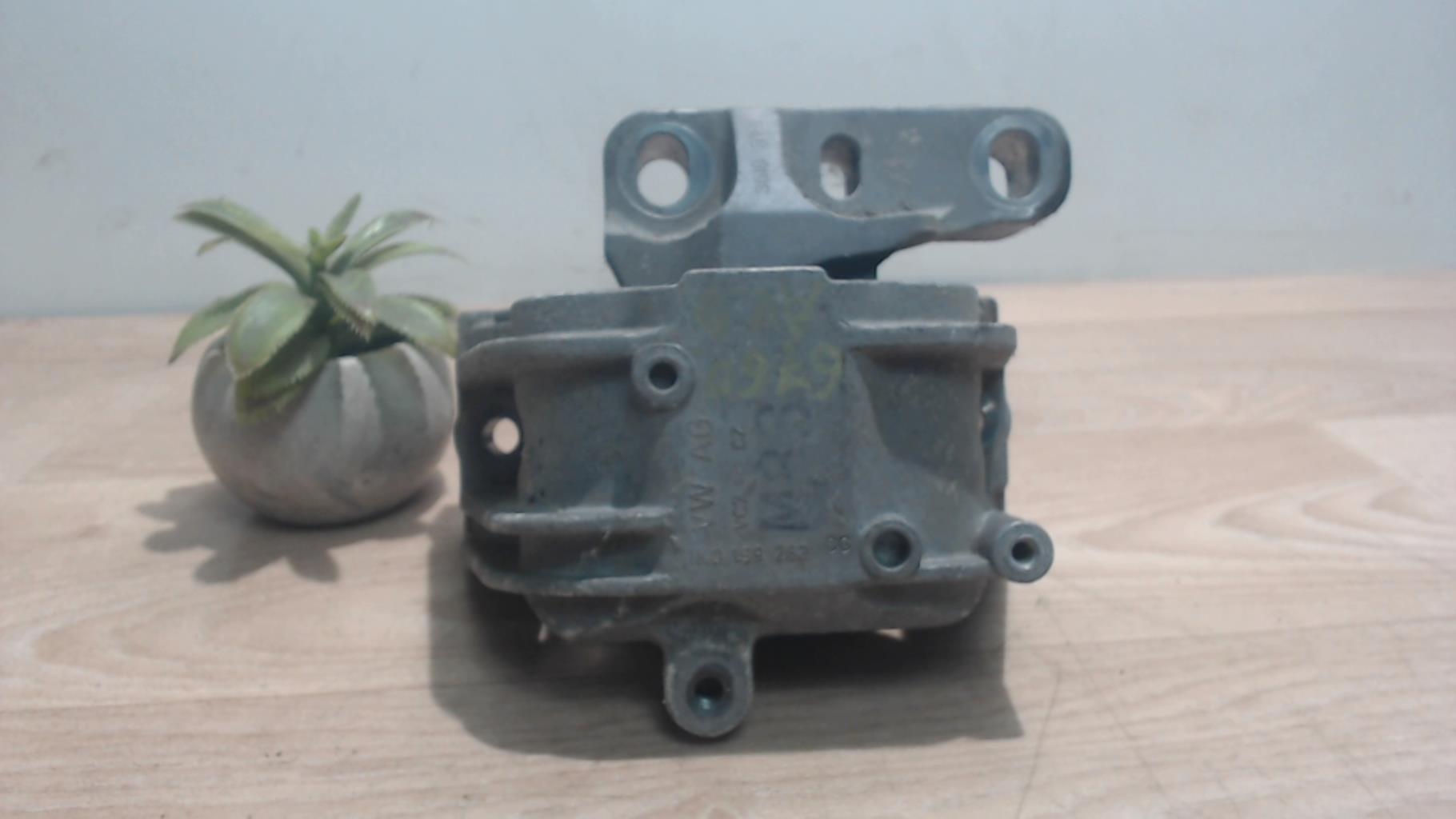 Support moteur droit VOLKSWAGEN GOLF 6 Essence - 1