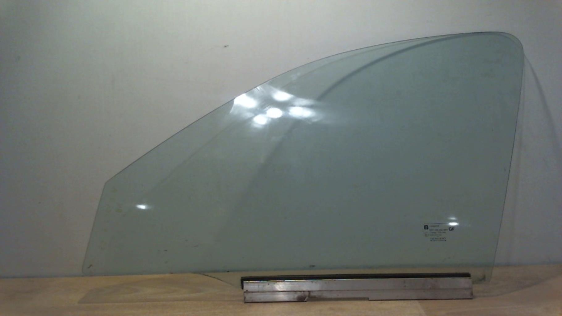 Vitre avant gauche OPEL CORSA B  - 1