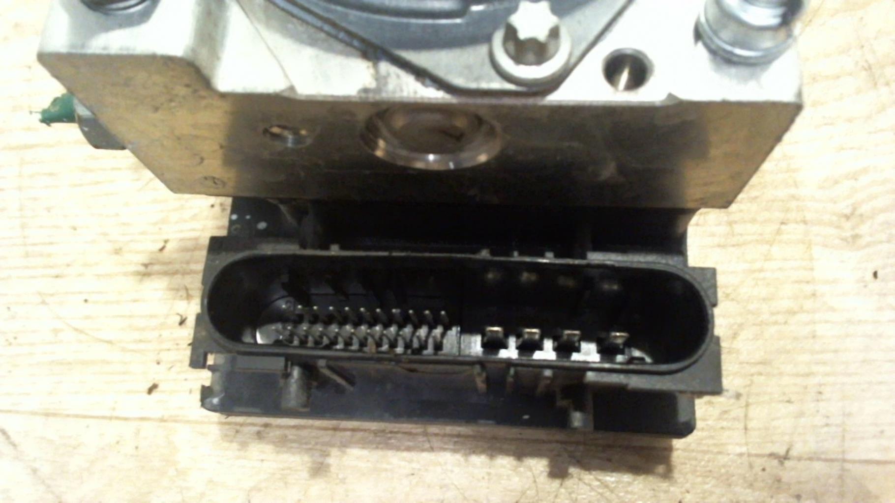 Bloc ABS (freins anti-blocage) RENAULT CLIO 3 PHASE 2  - 1