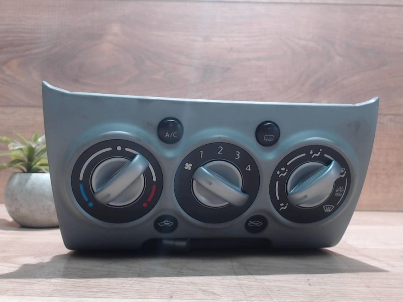Commande chauffage NISSAN PIXO Essence - 1