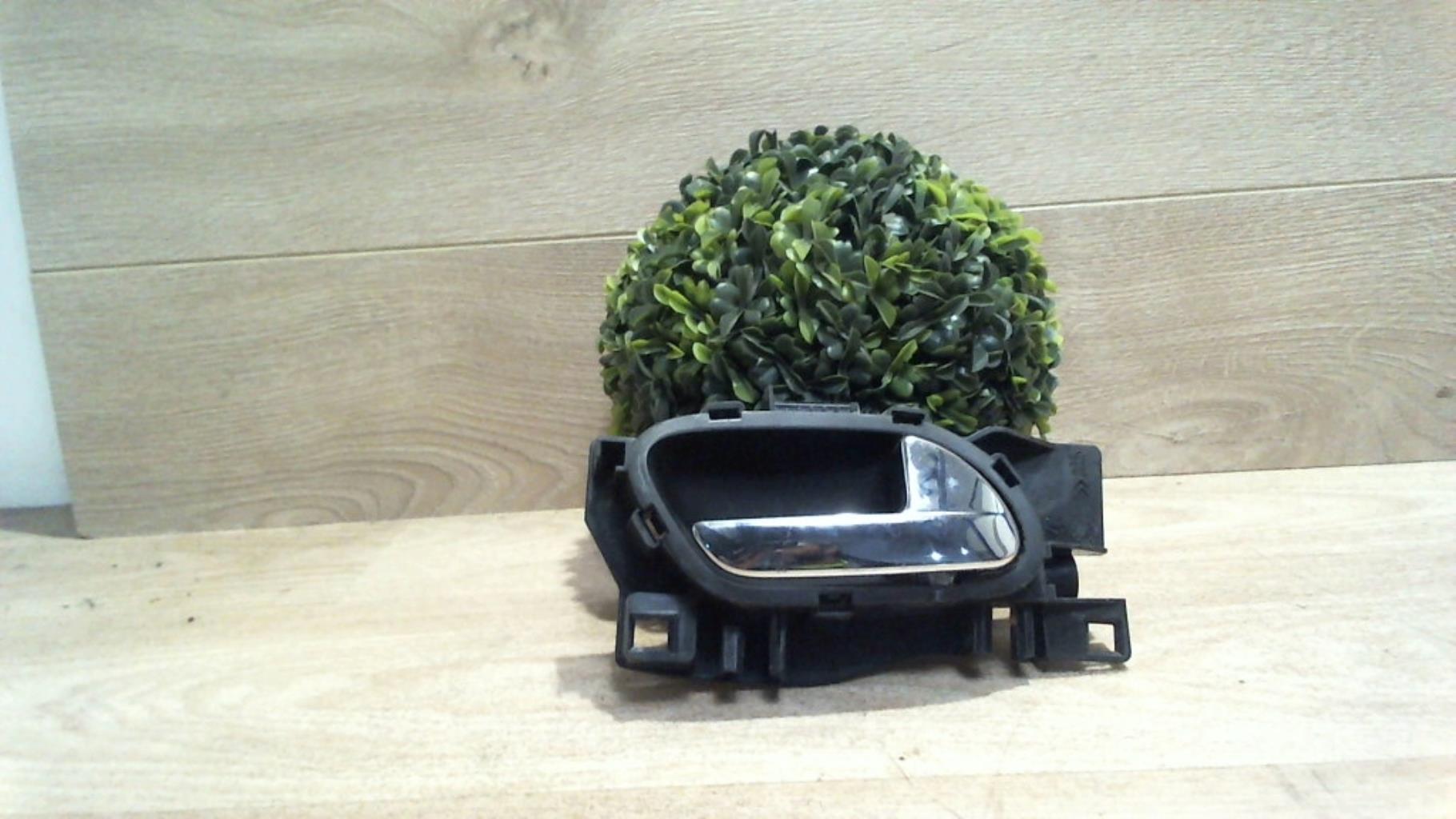 Poignee interieur avant droit CITROEN DS3 PHASE 1 Diesel - 1