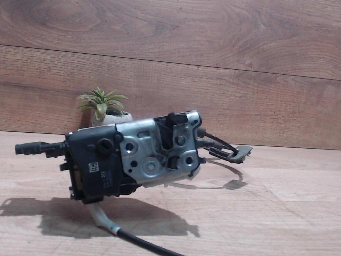 Serrure avant droit CITROEN DS3 PHASE 1 Diesel - 1